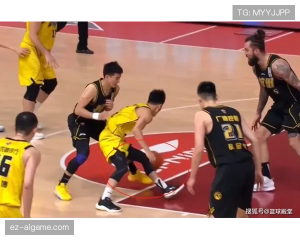 篮球比赛中同时出界判定，规则究竟是如何界定的？